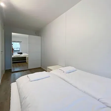 Unique Place By 19 *