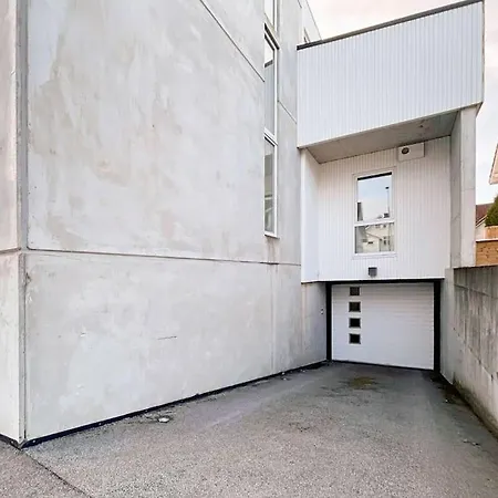 アパート Unique Place By 19 *