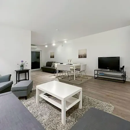 Unique Place By 19 *