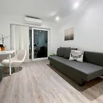 Unique Place By 19 דירה *